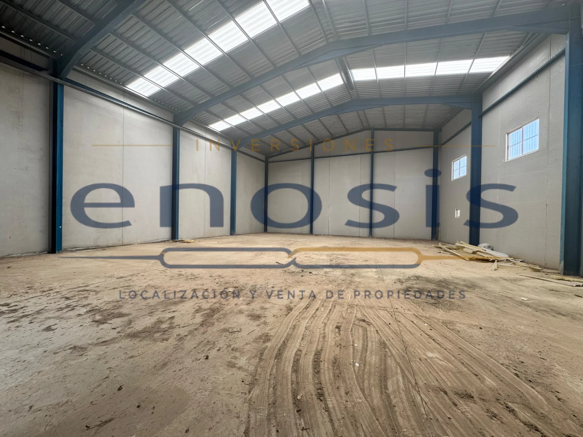 Amplia nave industrial en venta en San Javier por solo 190,000€