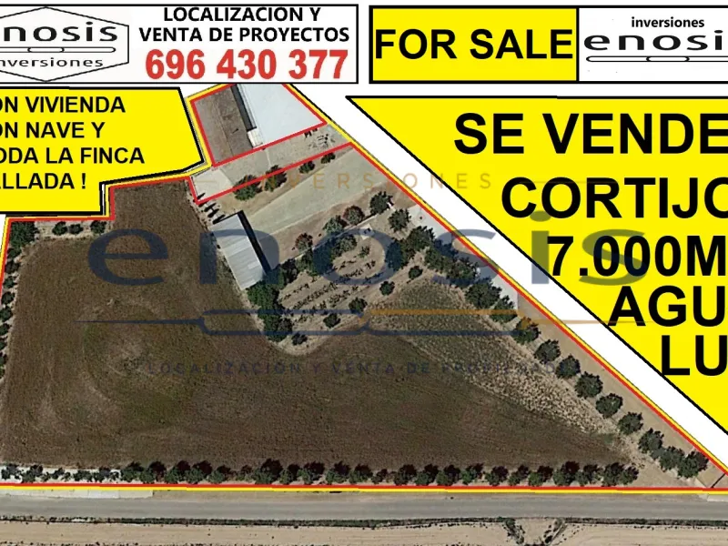 Se Vende Casa de campo con 7000m2 de terreno totalmente vallado y una nave de 150m2