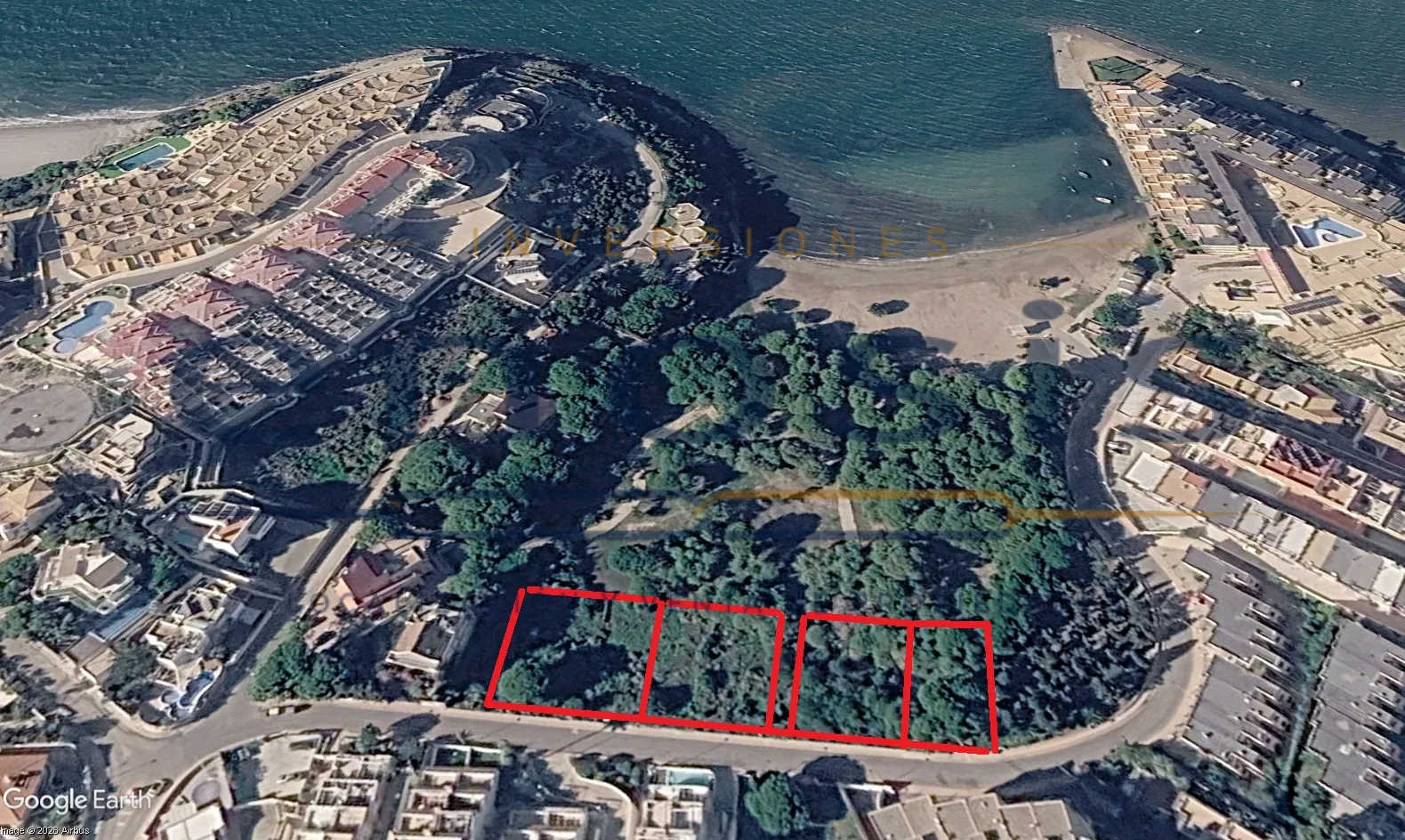 Parcelas en venta en primera línea de playa en Cala del Pino