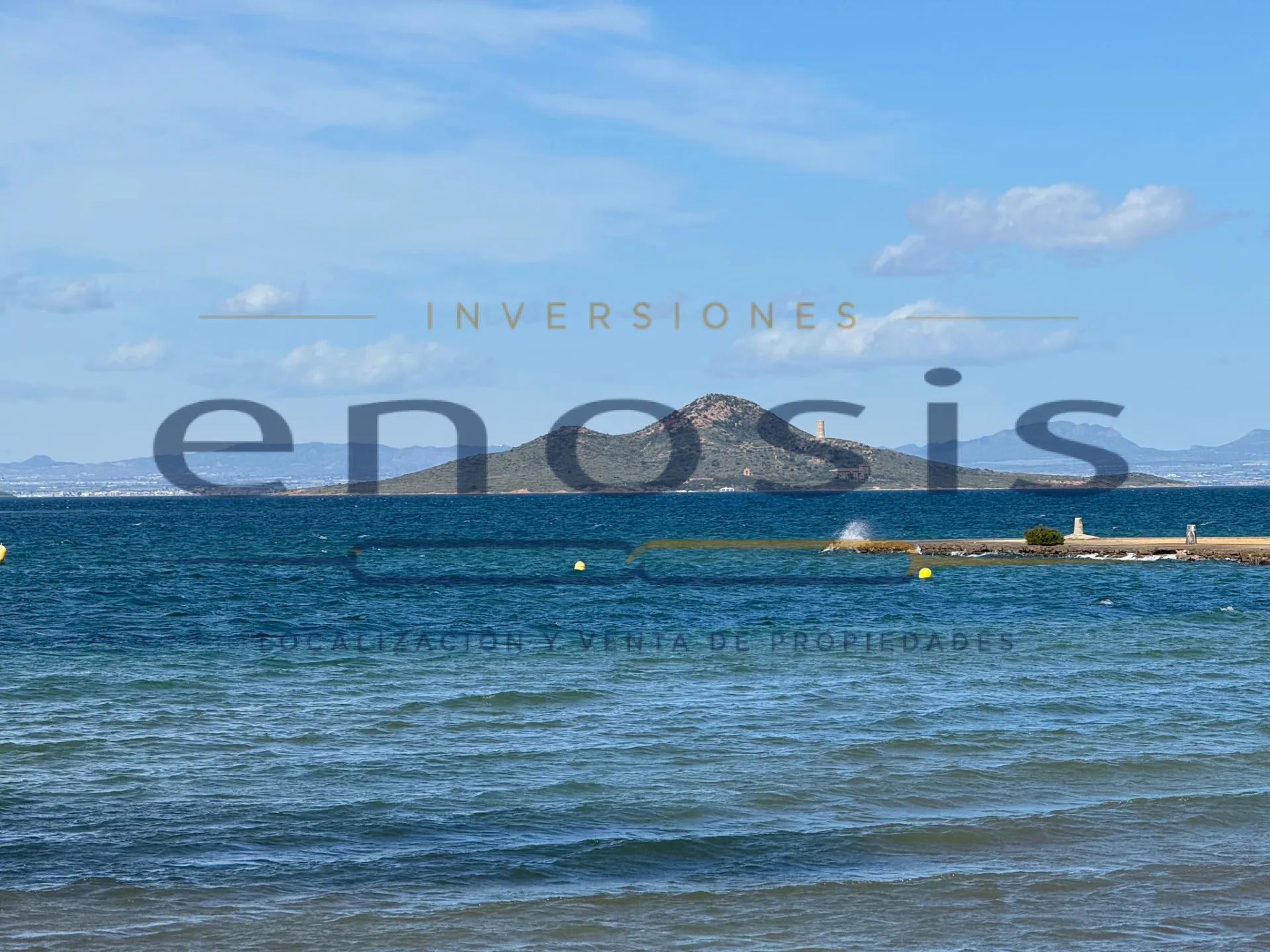 Parcelas en venta en primera línea de playa en Cala del Pino