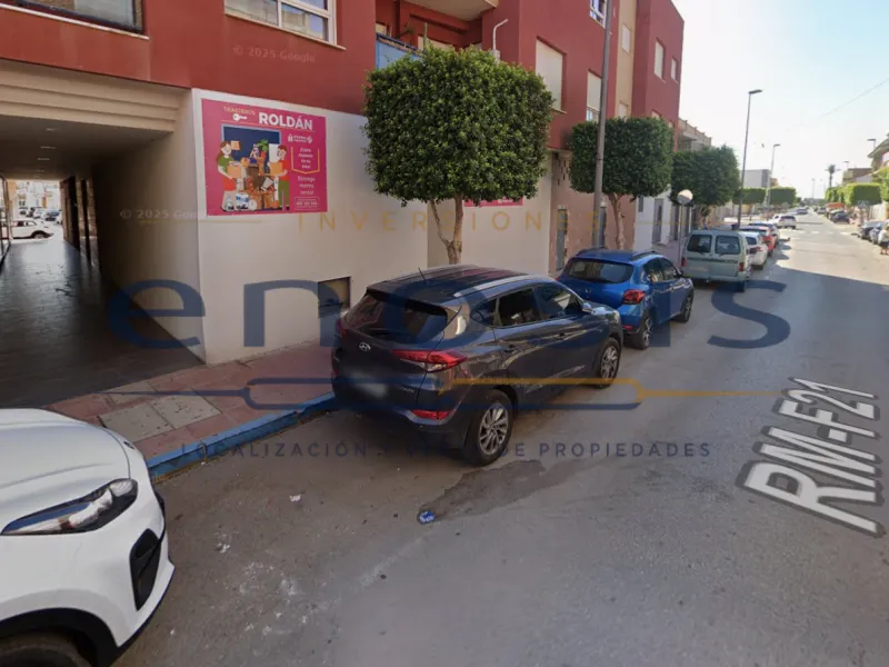 Trasteros en Roldán desde 9 m² para alquiler a pie de calle