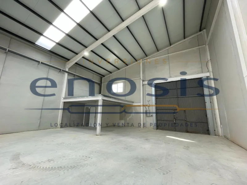 Amplia nave industrial en Roldán de 400 m2 en alquiler
