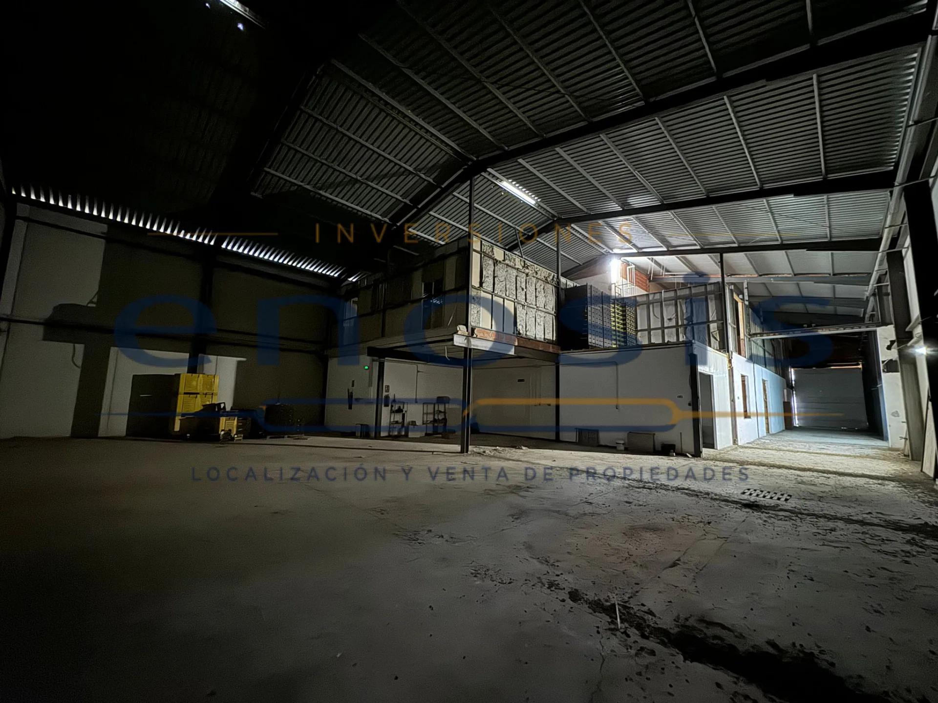 Amplia nave industrial en alquiler en Balsicas, 1300m2