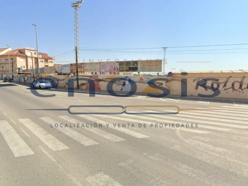 Amplio local comercial en alquiler en Avenida Torre Pacheco, Roldán