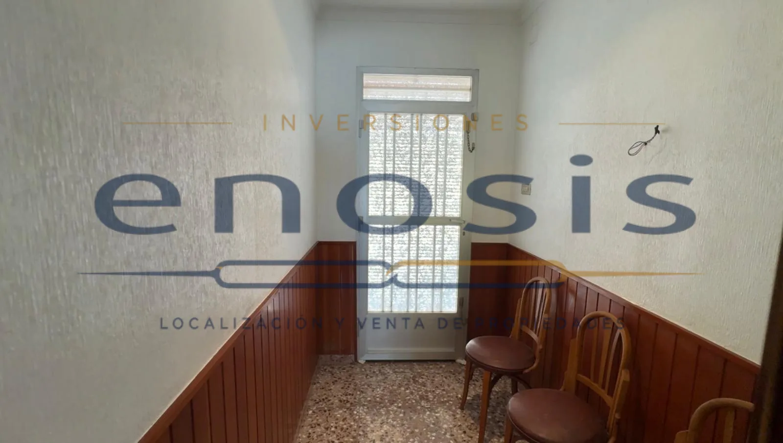Amplia casa en Roldán con 3 habitaciones y trasteros en patio